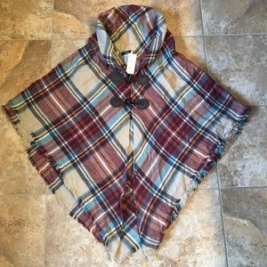 NWT Plaid Blanket Scarf Toggle Poncho Wrap, OS